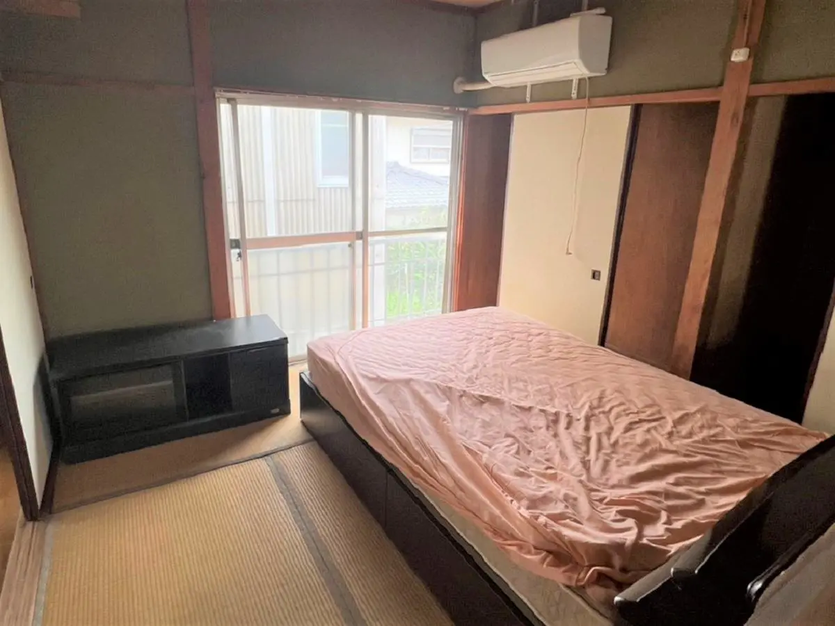 「施設入居前に大型家具・家電を整理しました」作業写真